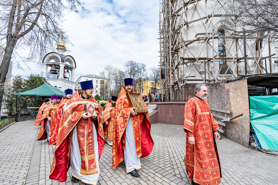 Божественная литургия в Преображенском соборе города Люберцы
